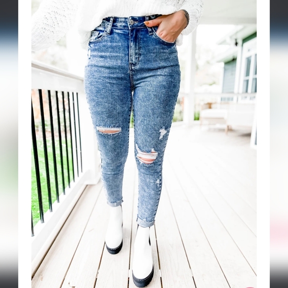 Judy Blue Acid Wash Destroyed Skinny Jeans - Picture 2 of 6